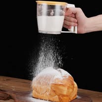 Poudreuse SIFOU PLAST utilisée pour la pâtisserie